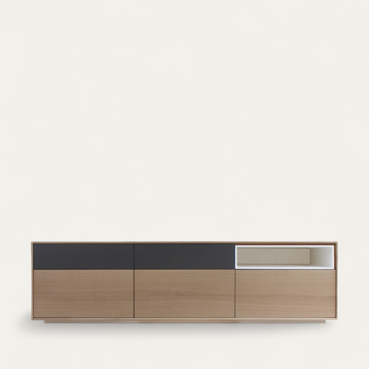 42275_Buffet TV slim chêne blanchi et laqué gris acier blanc 5 tiroirs  1 niche socle en retrait bois massif personnalisable fabriqué en bretagne Pirotais