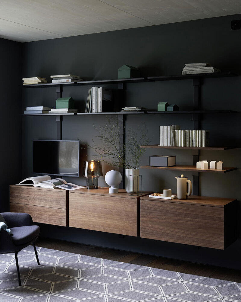composition_tv_modulable_personnalisable_noyer_naturel_bois_massif_laque_noir_profil_aluminium