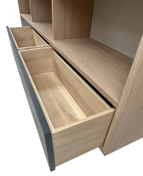 65450_Bibliothèque 4 portes coulissantes 3 tioirs push pullchêne blanchi massif et laqué gris case jaune curcuma sur mesure personnalisable fabrication française Romagné