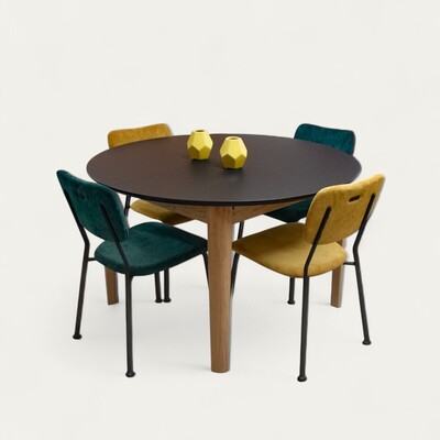 91652 Table ronde cooper dessus fénix pied fuseau en chêne blanchi avec arrondis à l'extérieur 1 allonge papillon de 50 cm fabrication française pirotais