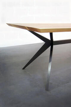 M1651_Table star pieds metal laqué et dessus bois frêne olivier bois massif detail 2