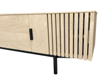T2562d_Buffet TV Tempo tasseaux 3 portes chêne blanchi pied bateau métal noir sur mesure made in Bretagne détail
