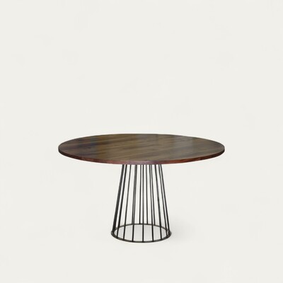 Table Noyer bois massif chant droit pied métal central conique épingle fabrication française sur mesure