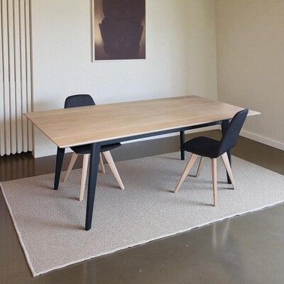 Table vintage 1 allonge chêne blanchi et laqué noir effet métal made in bretagne