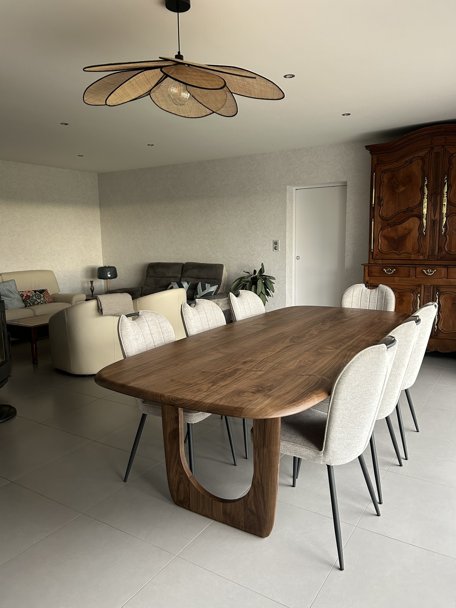 U1838 table Ublo 250 cm noyer naturel massif