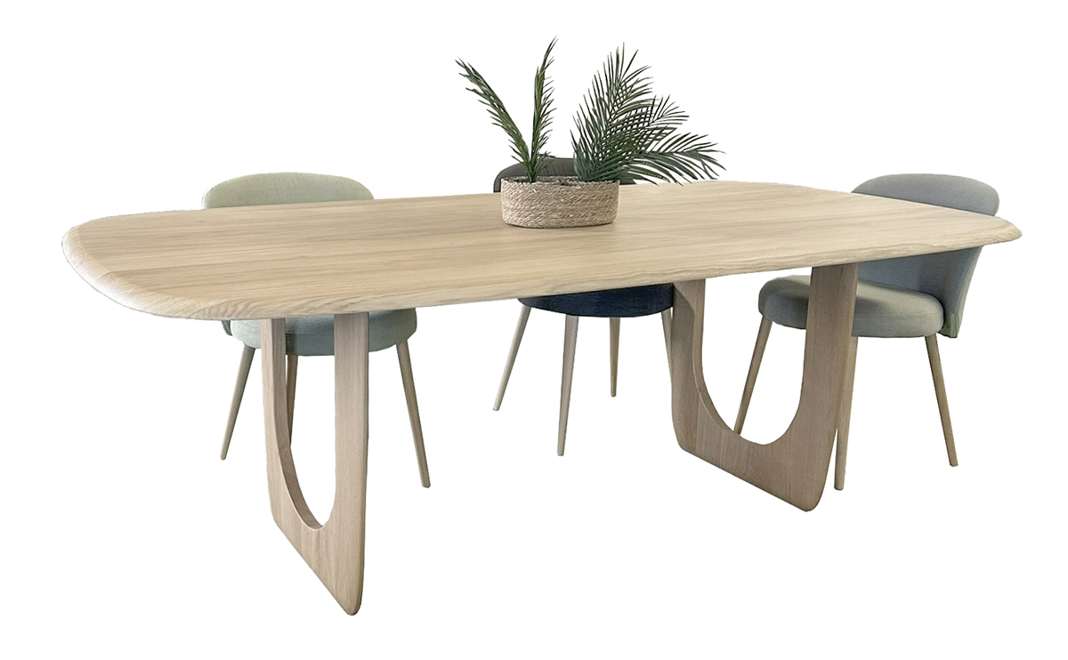 U1838PU_Table ovale chêne blanchi massif dessus et piétement en u arrondis en aile d'avion sur mesure personnalisable fabrication française chaise déhoussable tissu aqua clean vert sauge tilleul et carbone